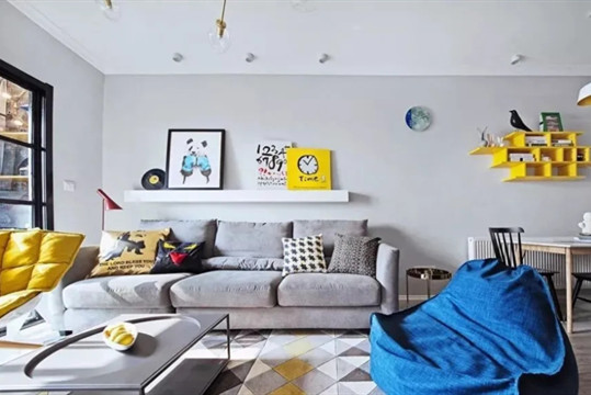 92㎡簡約混搭風三居室，客餐廳和陽臺好漂亮，尤其是背景墻置物架