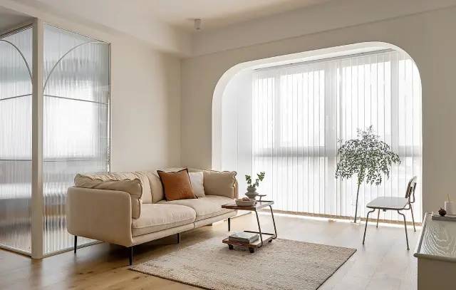 93平簡約的奶油風，兼?zhèn)涔δ芘c顏值，釋放對生活的的熱愛！